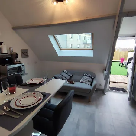 Joli Petit T2 Terrasse Proche Du Phare *